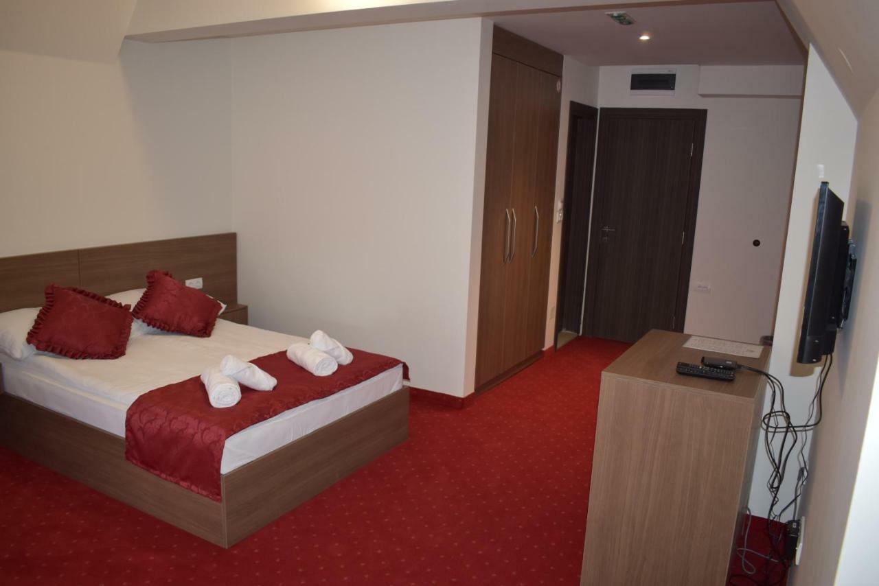 Hotel Zlatni Bor Sokolac  المظهر الخارجي الصورة