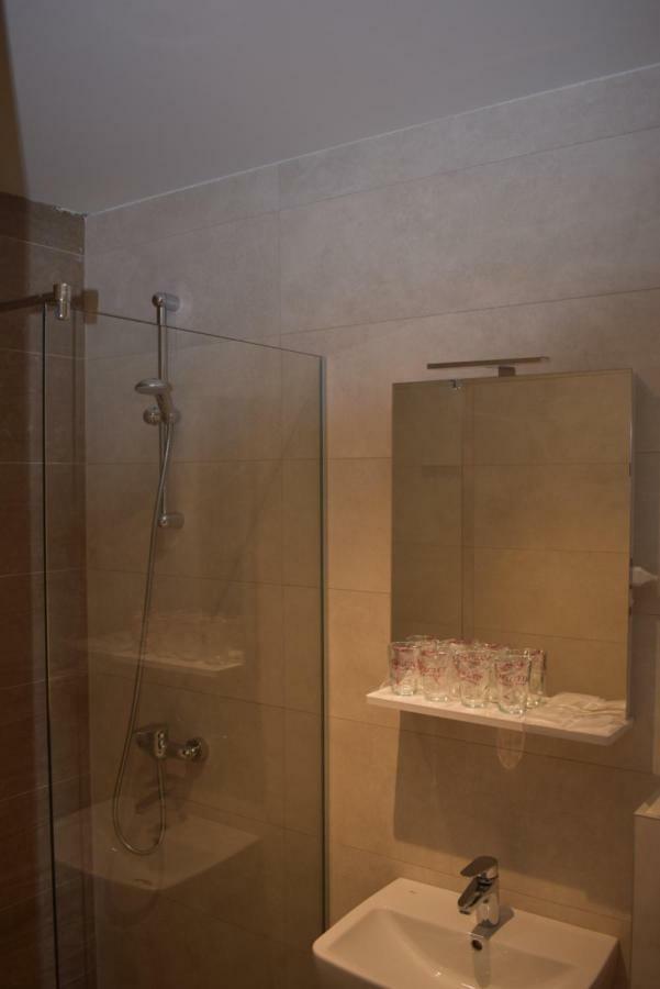 Hotel Zlatni Bor Sokolac  المظهر الخارجي الصورة