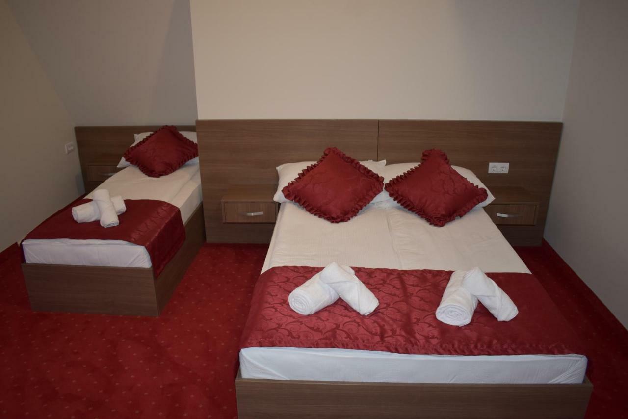 Hotel Zlatni Bor Sokolac  المظهر الخارجي الصورة
